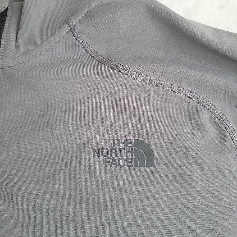 The North Face‎ Jacket Mens Essential 1/4 Zip Pullover Size Medium Breathable
